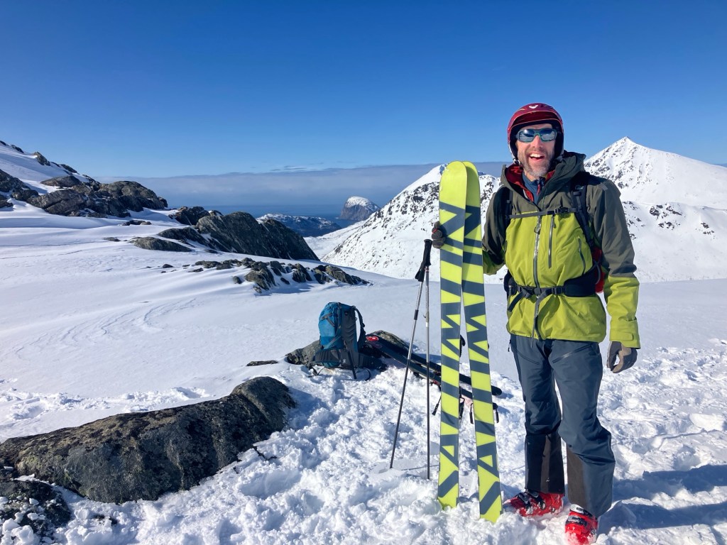 Ski Touring to Kinnbienet&nbsp;Col.